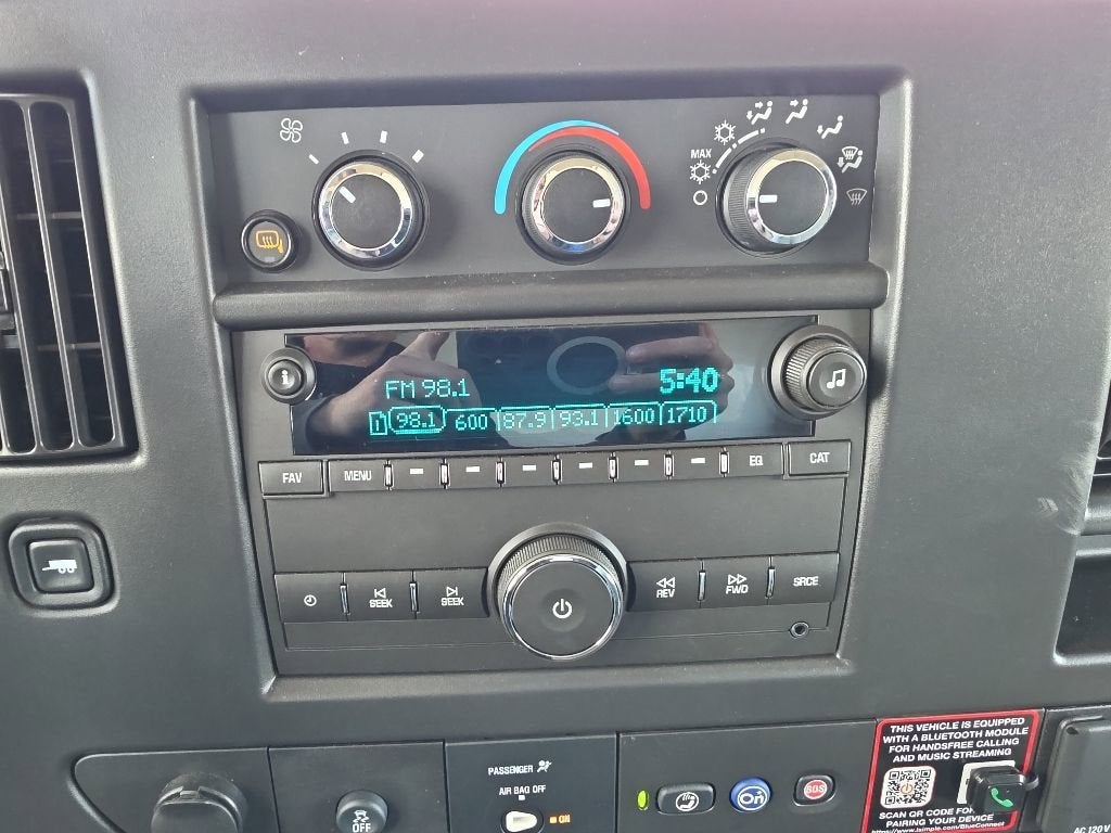 2026 Chevrolet Express Cutaway 3500 1WT