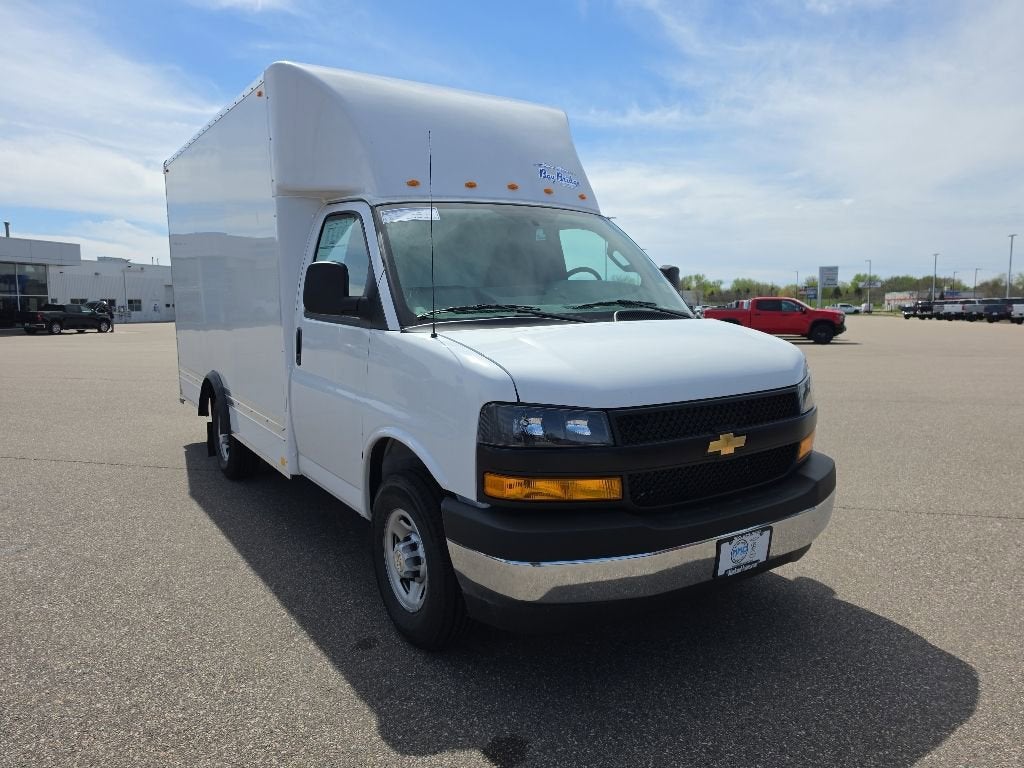 2026 Chevrolet Express Cutaway 3500 1WT