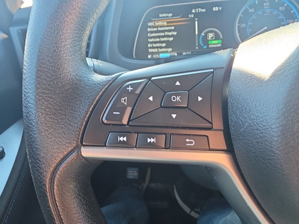 2025 Nissan LEAF S