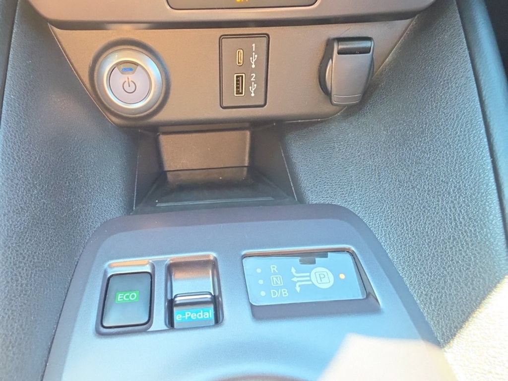 2025 Nissan LEAF S
