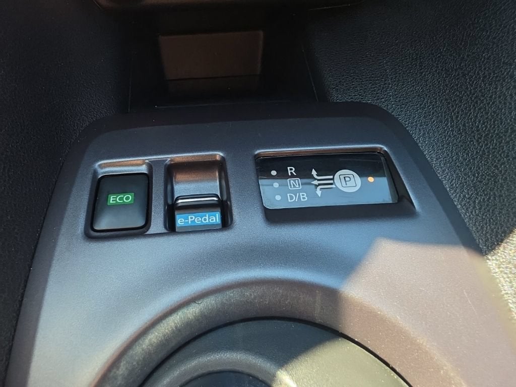 2025 Nissan LEAF S