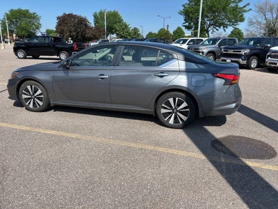 2022 Nissan Altima SV FWD