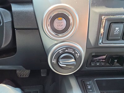 2020 Nissan TITAN Crew Cab SV 4x4