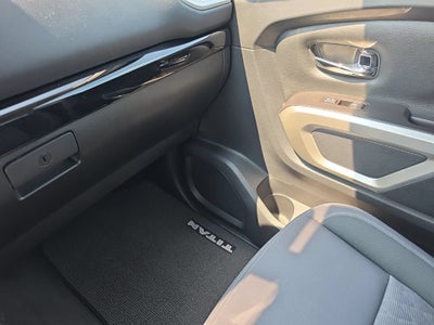 2020 Nissan TITAN Crew Cab SV 4x4