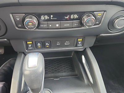 2022 Nissan Frontier Crew Cab SV 4x2