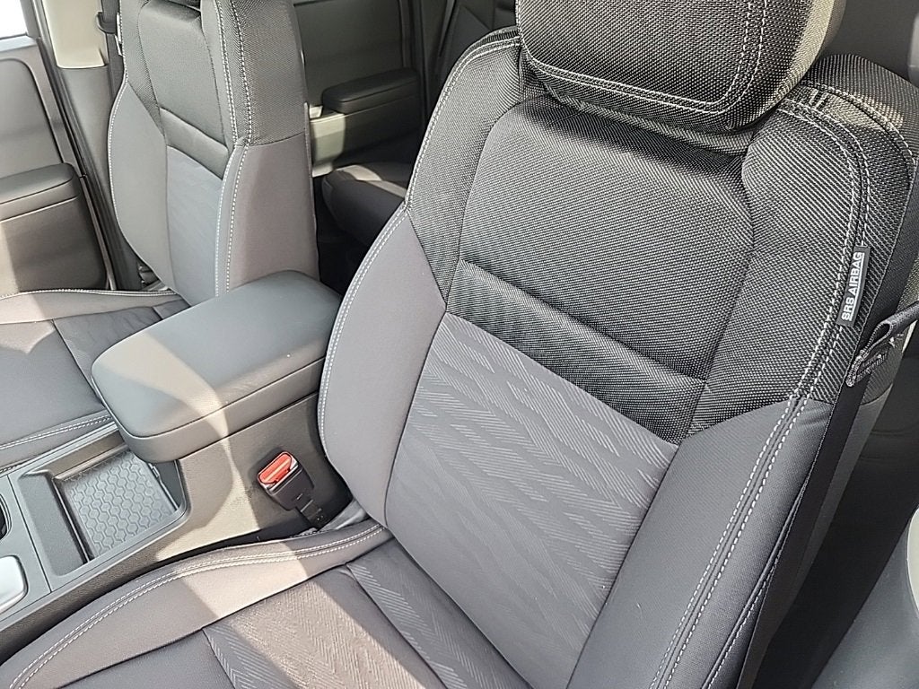 2024 Nissan Frontier Crew Cab Long Bed SV 4x4