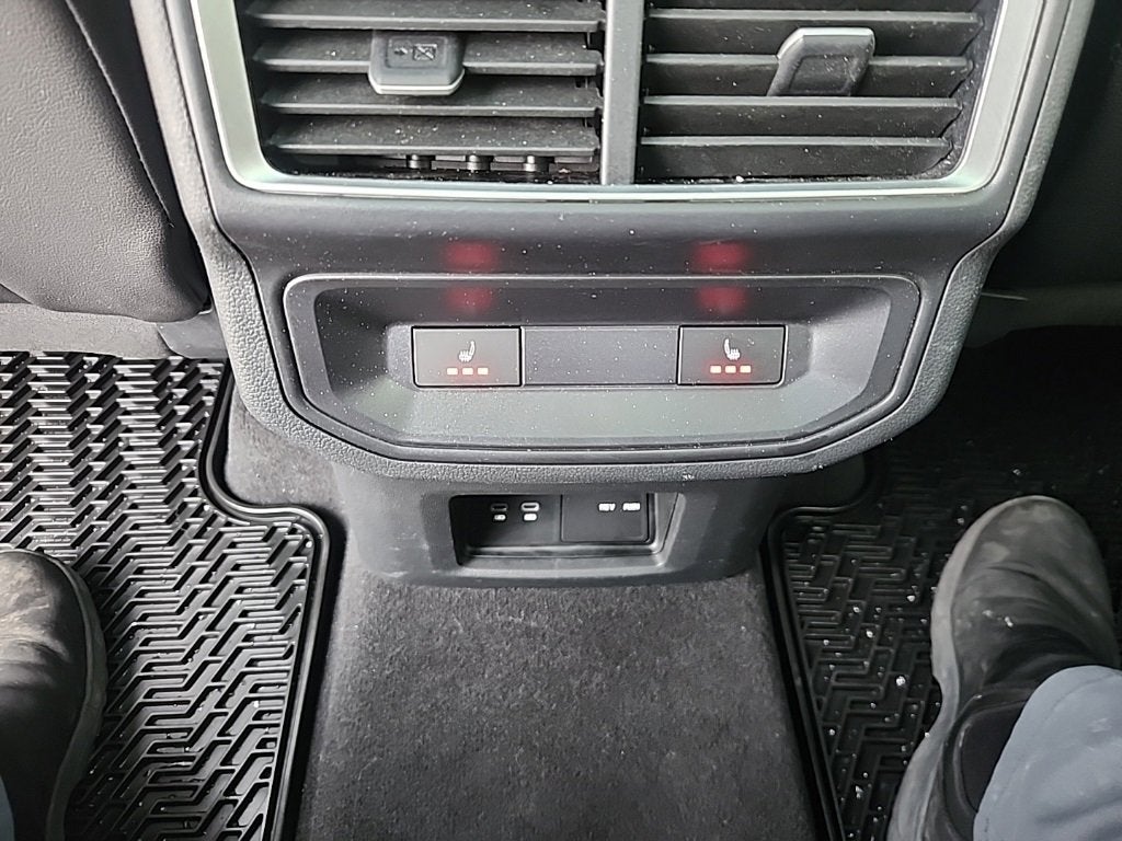 2024 Volkswagen Atlas Cross Sport 2.0T SEL Premium R-Line