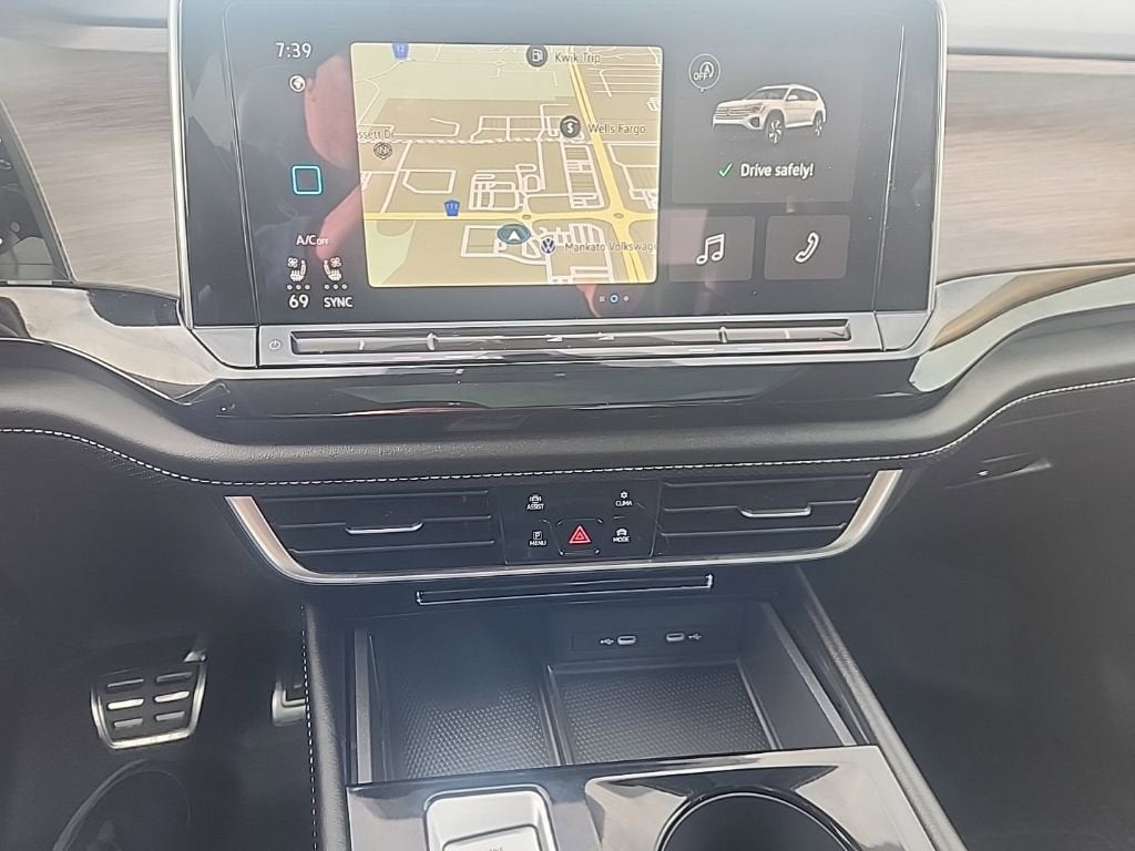 2024 Volkswagen Atlas 2.0T SEL Premium R-Line