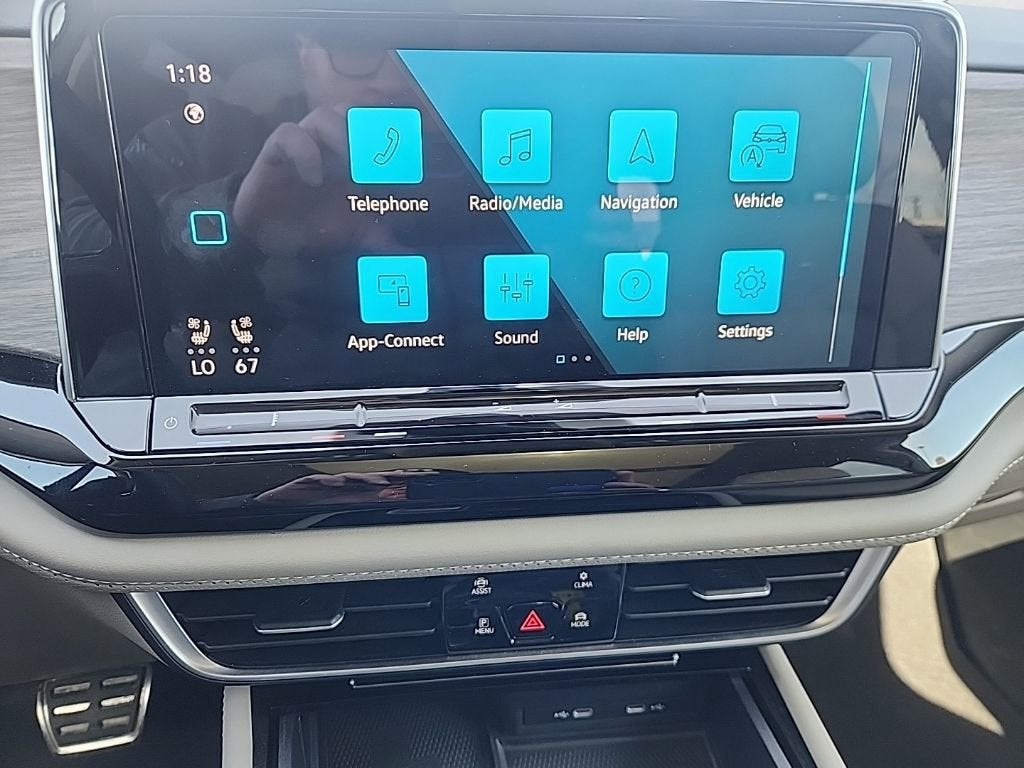 2024 Volkswagen Atlas 2.0T SEL Premium R-Line