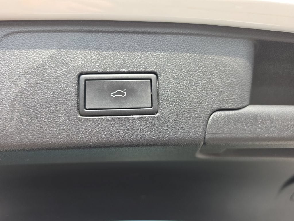 2023 Volkswagen Atlas Cross Sport 2.0T SE w/Technology