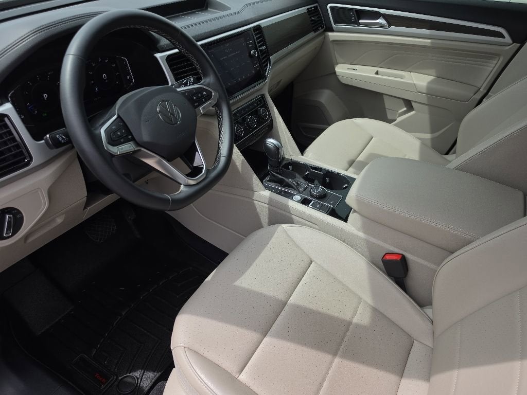 2022 Volkswagen Atlas 3.6L V6 SE w/Technology