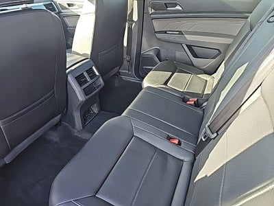 2023 Volkswagen Atlas Cross Sport 2.0T SEL R-Line Black