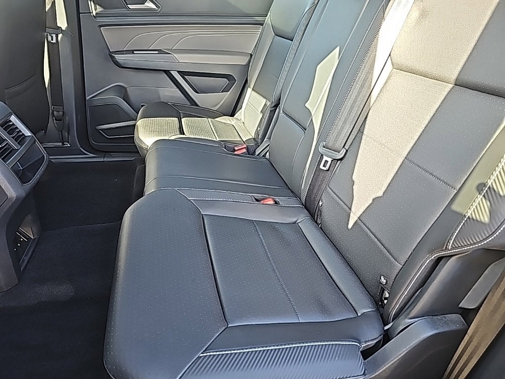 2023 Volkswagen Atlas Cross Sport 2.0T SEL R-Line Black