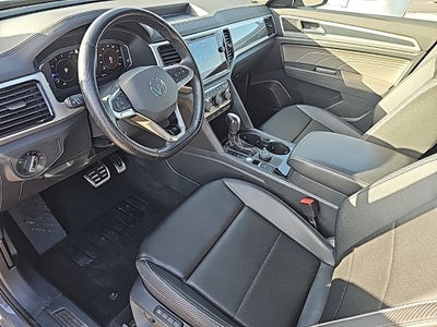 2023 Volkswagen Atlas Cross Sport 2.0T SEL R-Line Black