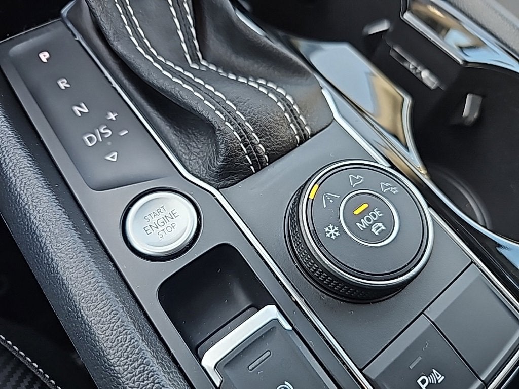 2023 Volkswagen Atlas Cross Sport 2.0T SEL R-Line Black