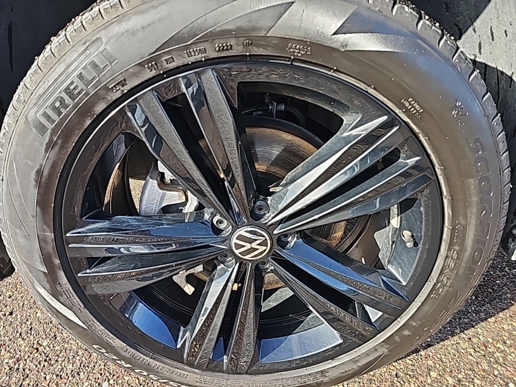 2023 Volkswagen Atlas Cross Sport 2.0T SEL R-Line Black