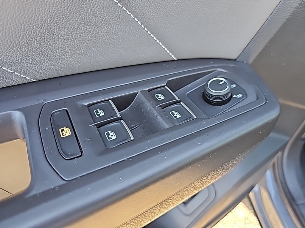 2023 Volkswagen Atlas Cross Sport 2.0T SEL R-Line Black