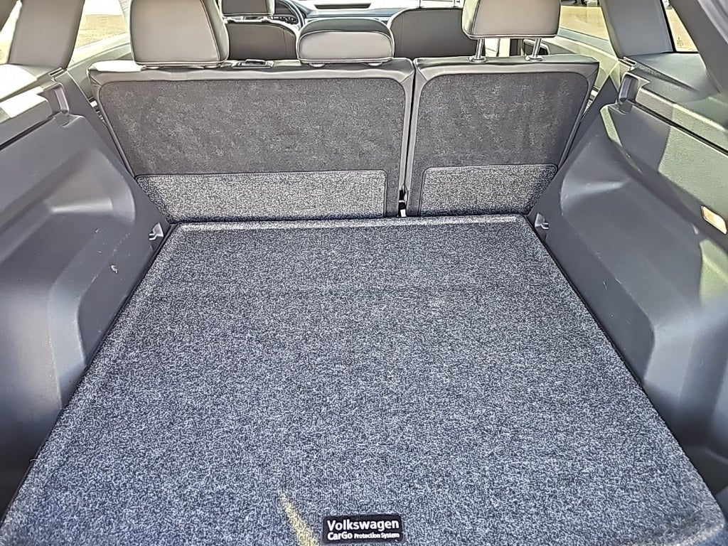 2023 Volkswagen Atlas Cross Sport 2.0T SEL R-Line Black