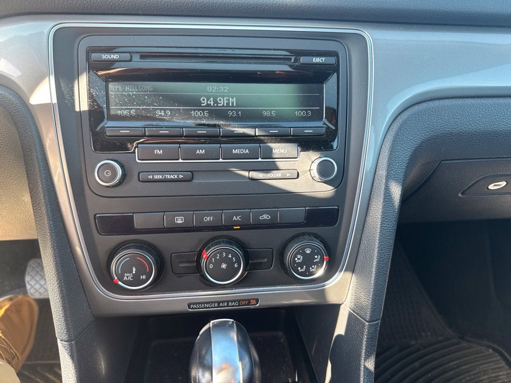 2013 Volkswagen Passat S