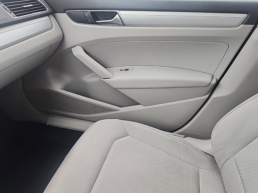 2016 Volkswagen Passat 1.8T S