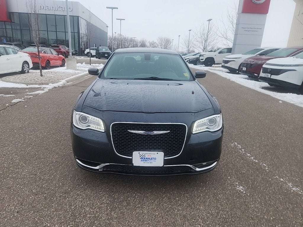2016 Chrysler 300 Limited