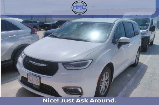 2023 Chrysler Pacifica's photo