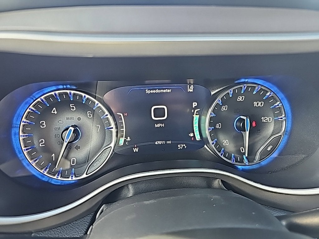 2025 Chrysler Pacifica Select