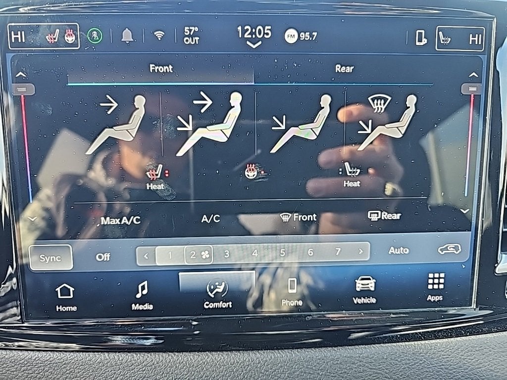 2025 Chrysler Pacifica Select