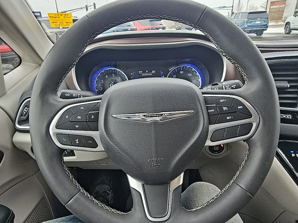 2023 Chrysler Voyager LX