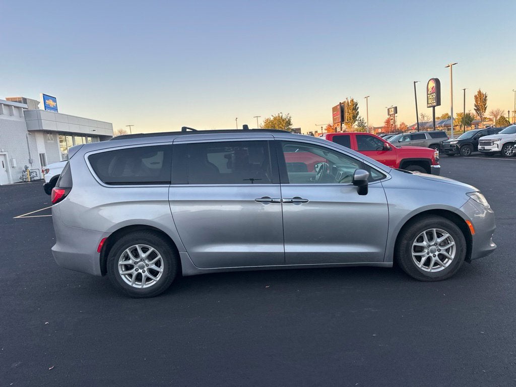 2020 Chrysler Voyager LXI