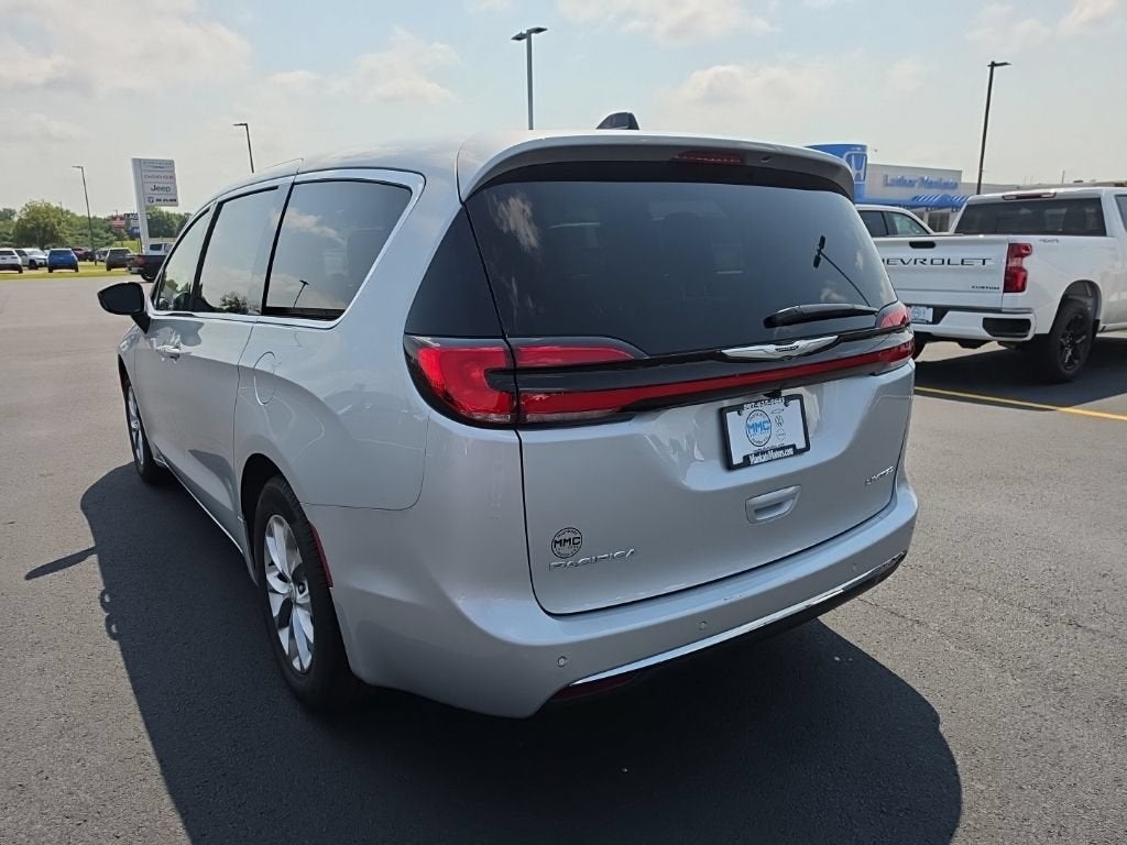 Used 2026 Chrysler Pacifica Limited with VIN 2C4RC1GG1TR195866 for sale in Mankato, Minnesota