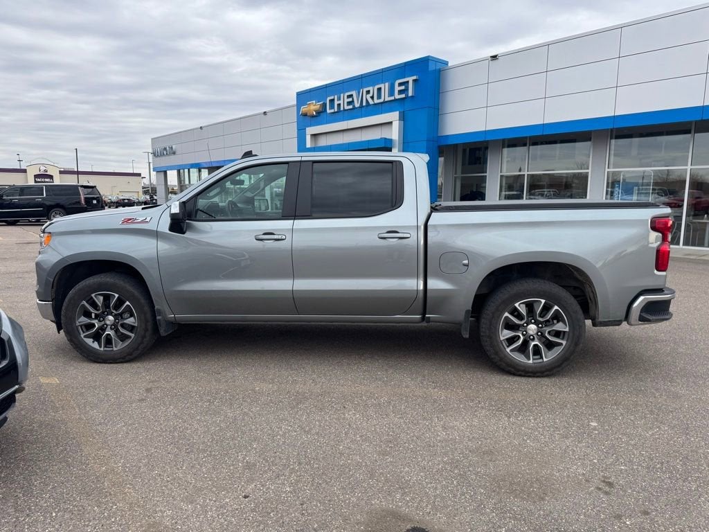 Used 2023 Chevrolet Silverado 1500 LT with VIN 2GCUDDED3P1140311 for sale in Mankato, Minnesota