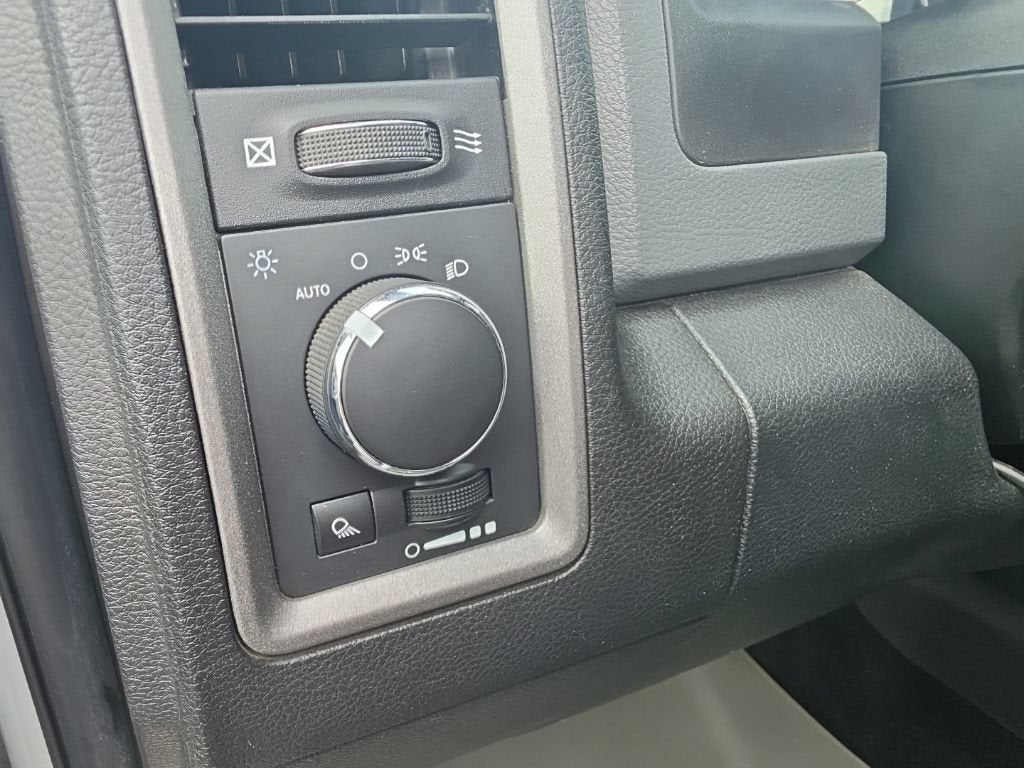 2017 RAM 2500 Tradesman Crew Cab 4x4 8' Box