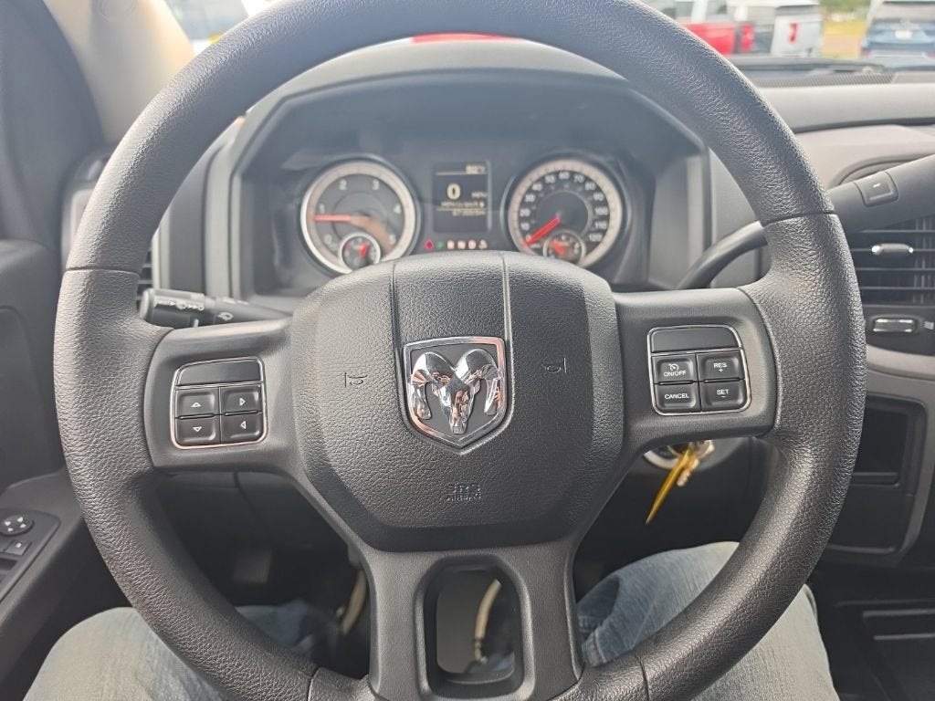 2017 RAM 2500 Tradesman Crew Cab 4x4 8' Box