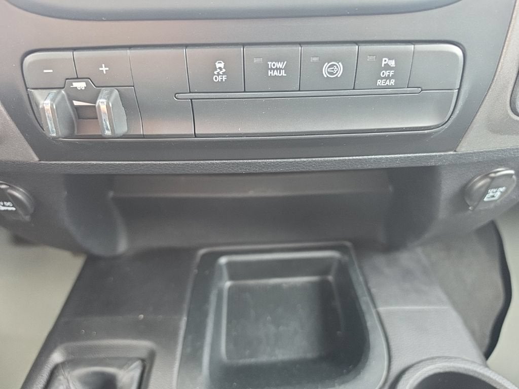 2017 RAM 2500 Tradesman Crew Cab 4x4 8' Box