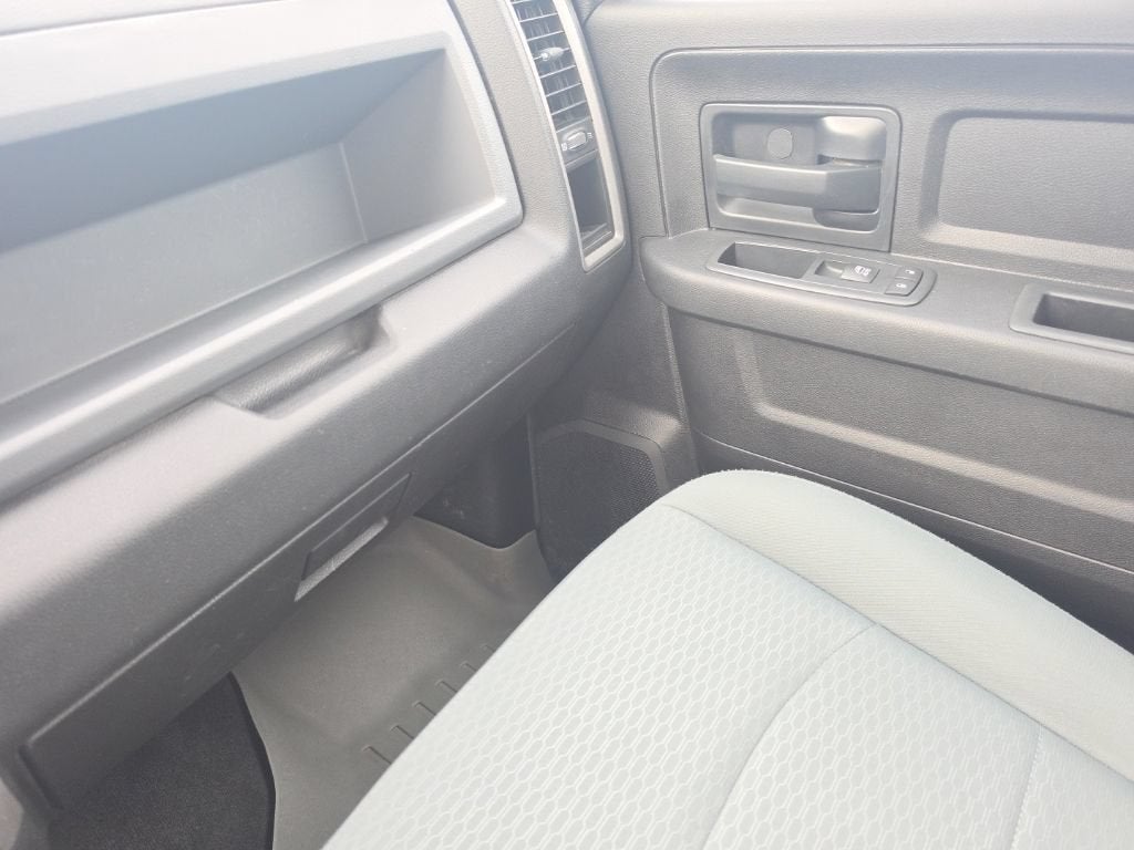 2017 RAM 2500 Tradesman Crew Cab 4x4 8' Box