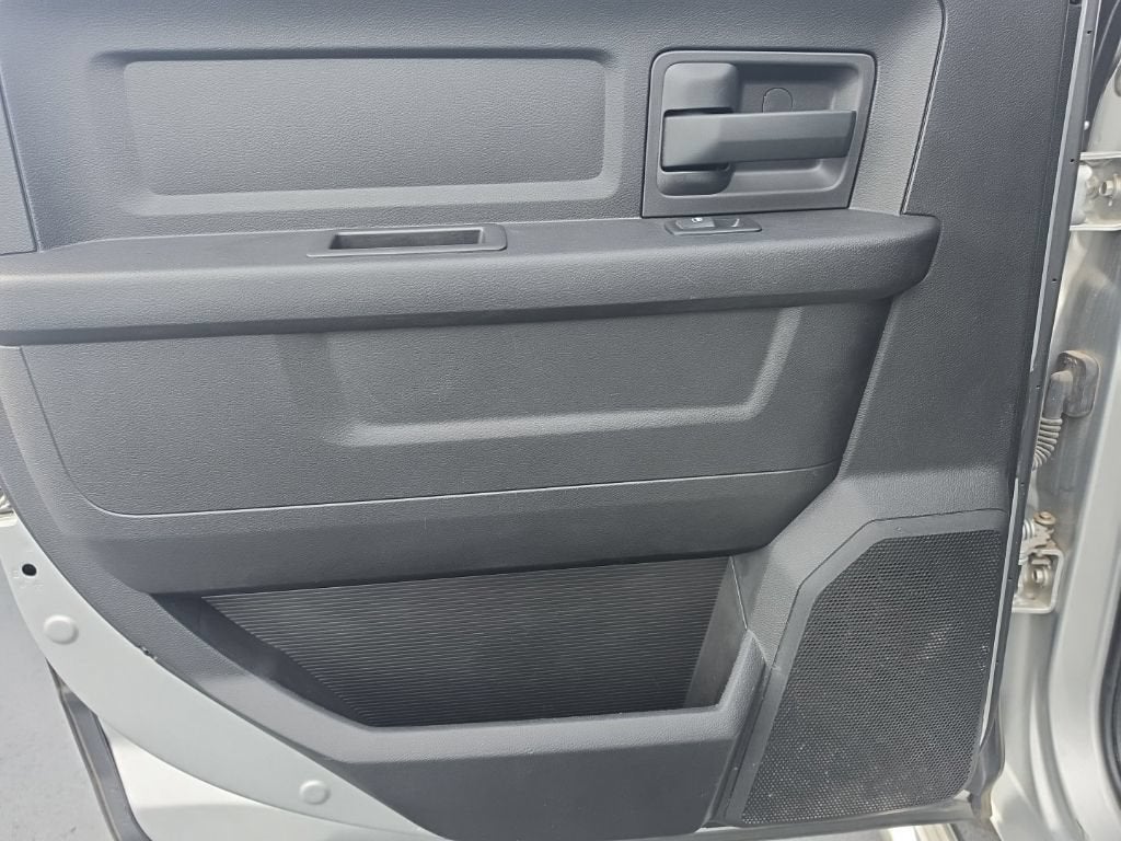 2017 RAM 2500 Tradesman Crew Cab 4x4 8' Box