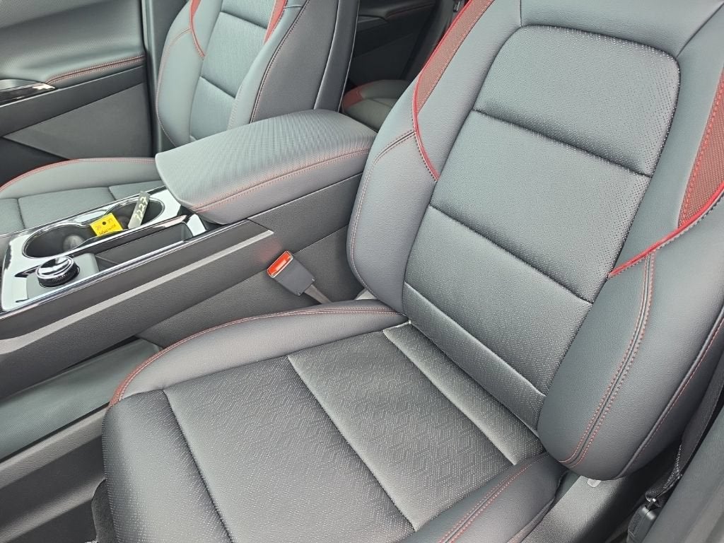 2027 Chevrolet Equinox RS - Photo 8