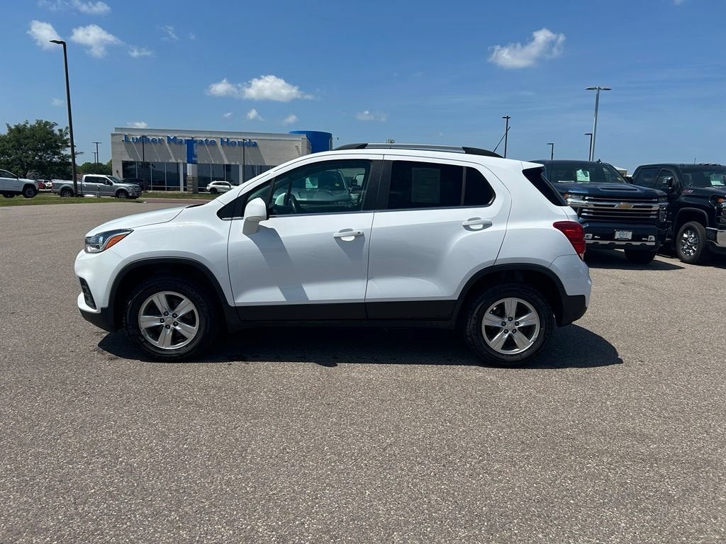 Used 2017 Chevrolet Trax LT with VIN 3GNCJPSB8HL133788 for sale in Mankato, Minnesota