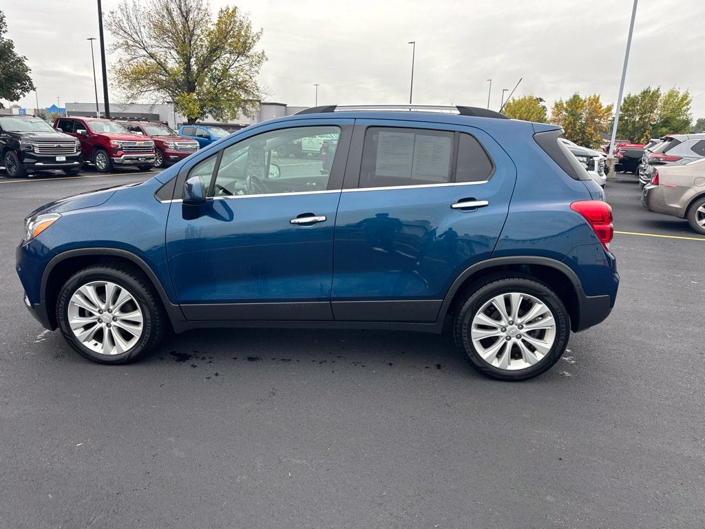 Used 2019 Chevrolet Trax Premier with VIN 3GNCJRSB8KL217015 for sale in Mankato, Minnesota