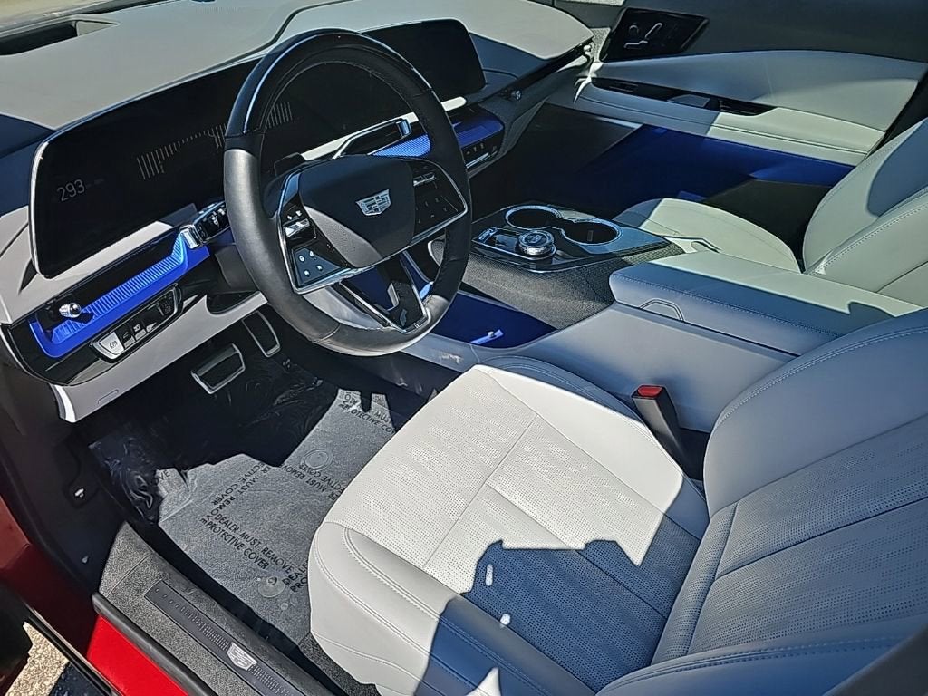 2025 Cadillac OPTIQ Luxury 2
