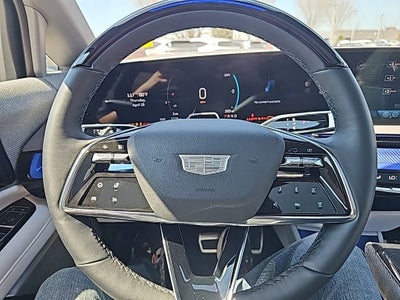 2025 Cadillac OPTIQ Luxury 2