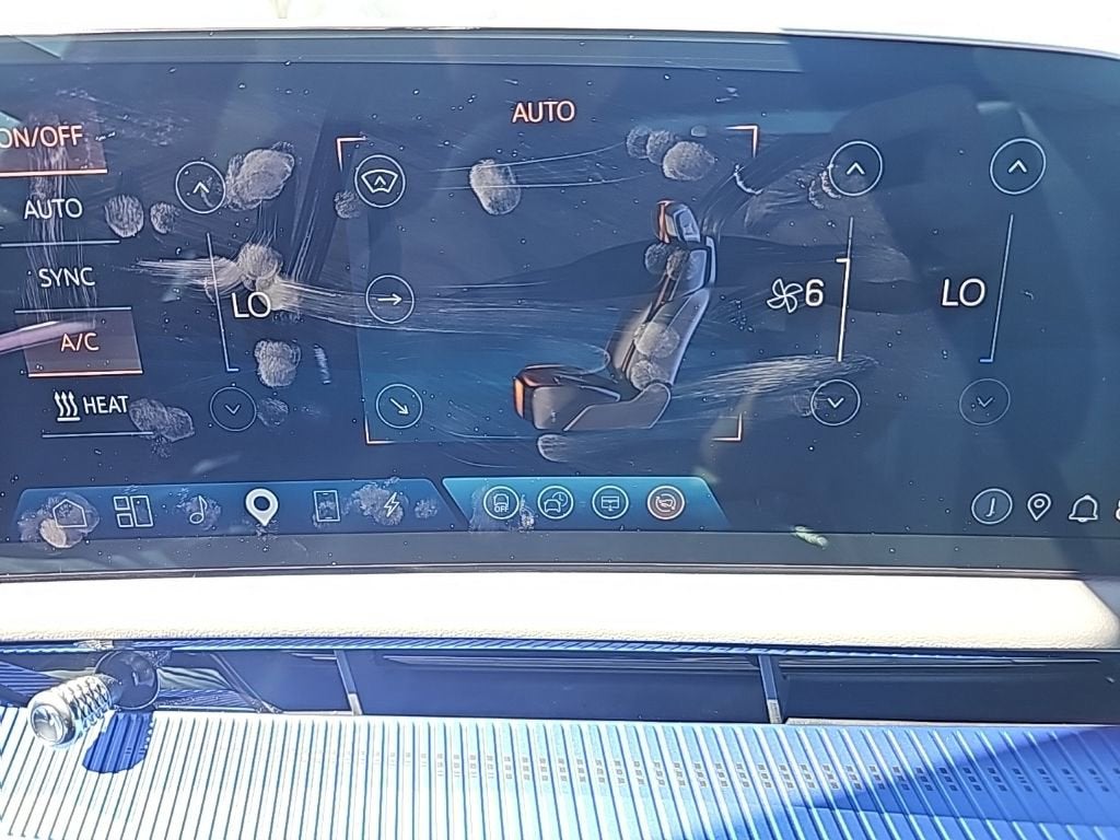 2025 Cadillac OPTIQ Luxury 2