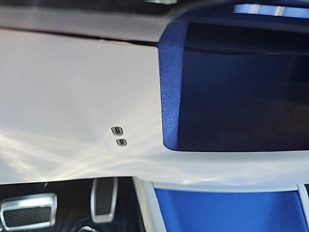 2025 Cadillac OPTIQ Luxury 2