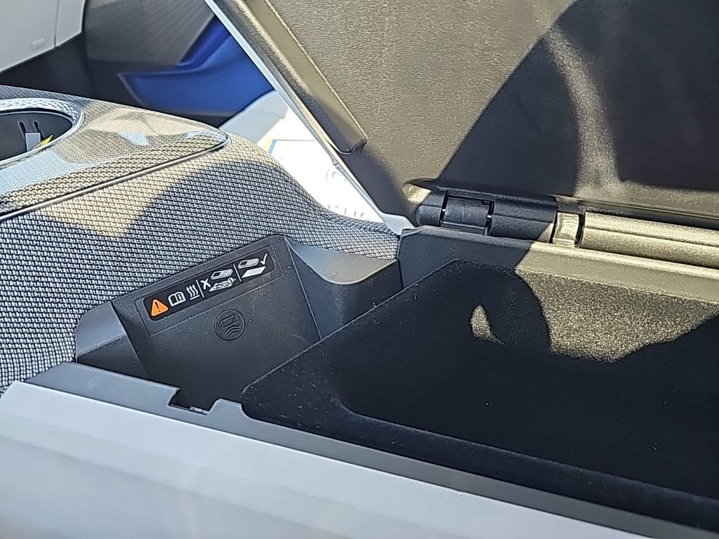 2025 Cadillac OPTIQ Luxury 2