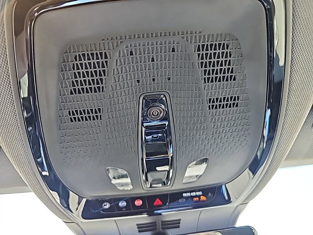 2025 Cadillac OPTIQ Luxury 2