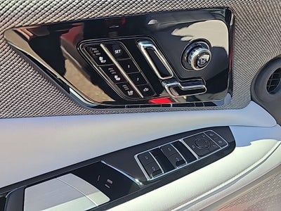 2025 Cadillac OPTIQ Luxury 2
