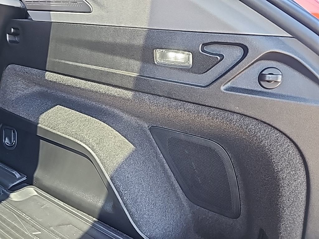 2025 Cadillac OPTIQ Luxury 2