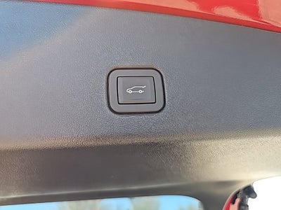 2025 Cadillac OPTIQ Luxury 2