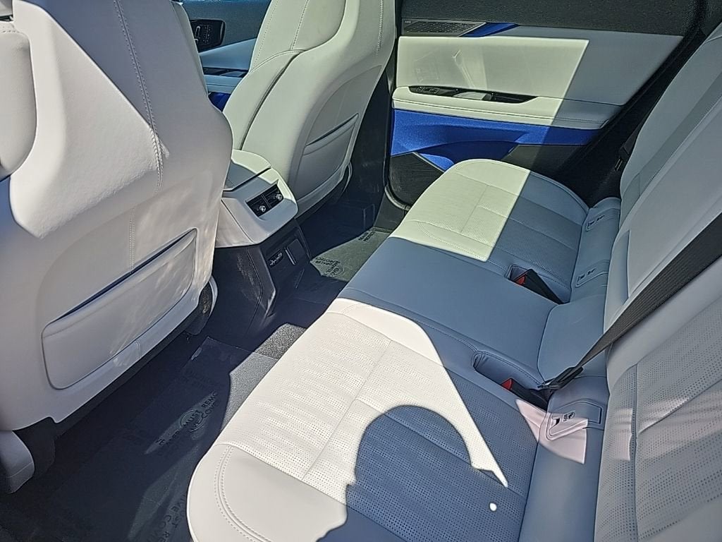 2025 Cadillac OPTIQ Luxury 2